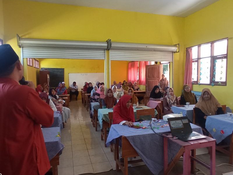 Berjalan Sukses: SD Negeri 1 Wringinanom Sosialisasikan Lima Hari Sekolah Pada Orang Tua/Wali Siswa