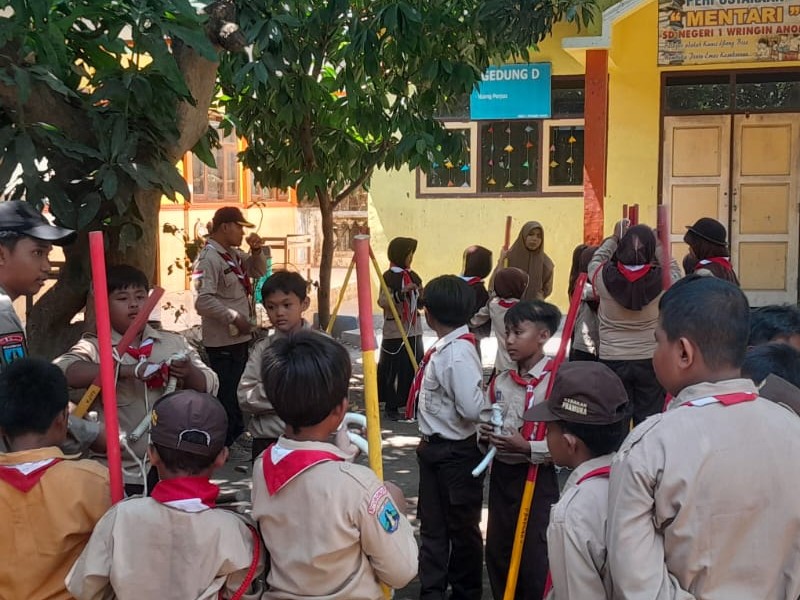 Kegiatan Kepramukaan : Simpul Pada Tongkat