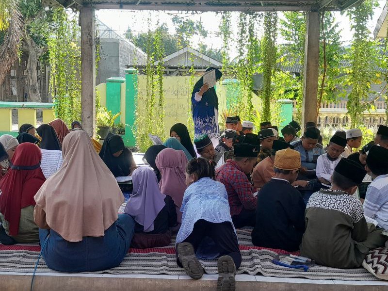Peringati Hari Santri, SDN 1 Wringinanom Laksanakan Khotmil Qur'an
