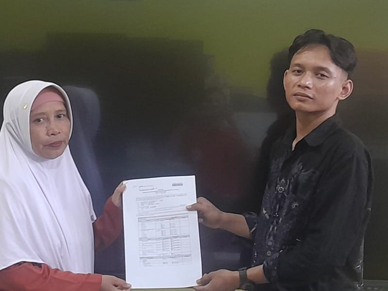 SD Negeri 1 Wringinanom Terima Papan Interaktif Digital (PID)